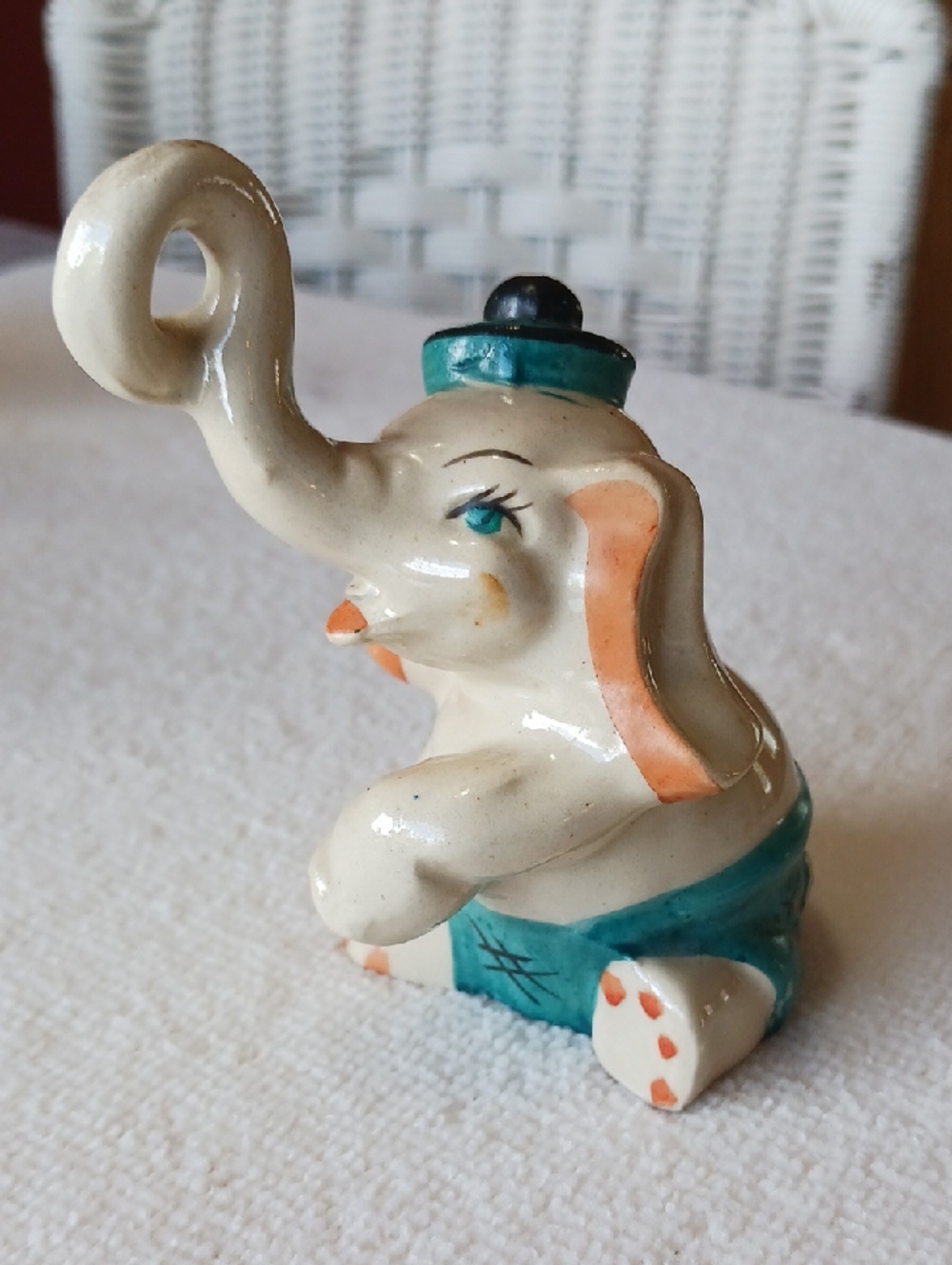 Vintage~ Ceramic Elephant Figurines- adorable lot of 7 - Picture 3 of 16